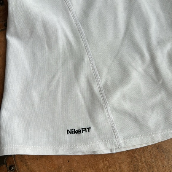 $5 Bundled Nike LiveStrong Tank - Picture 3 of 4